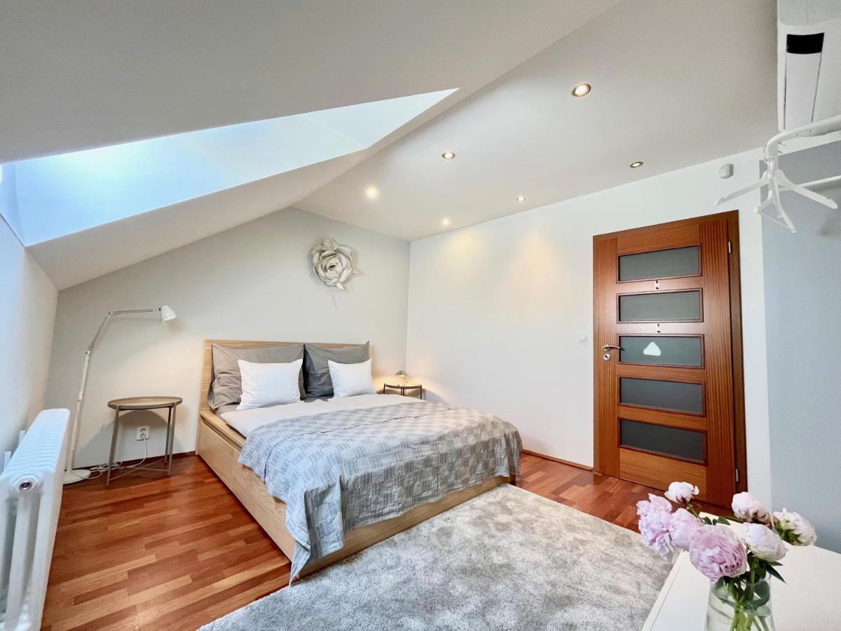 Luxury Penthouse Apartment Praag Buitenkant foto